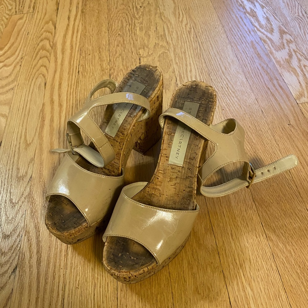 Stella McCartney Beige Platform Sandals. Size 6